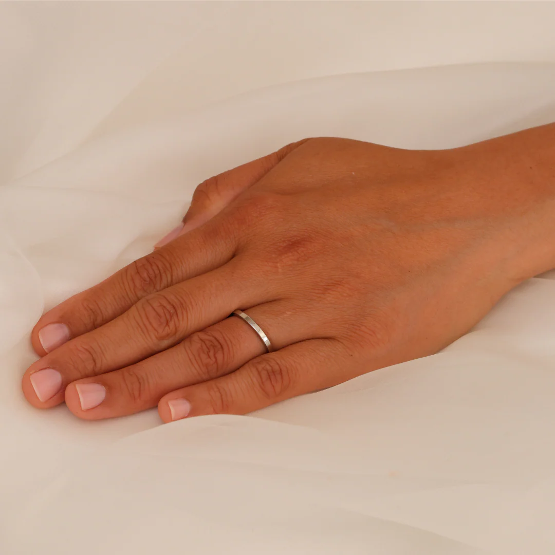 Contemporary Ladies Wedding Ring - Image 3